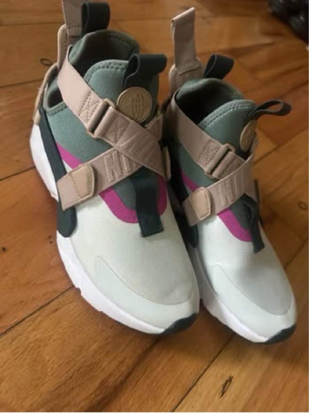 Women’s Athletic Slip-On Sneakers in Sage, Pink & Beige 81/2